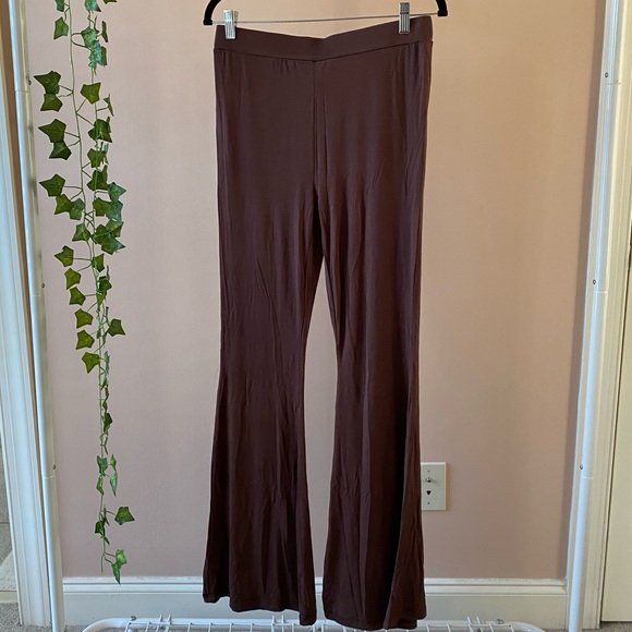 SHEIN Pants - SHEIN Solid High Rise Flair Pants